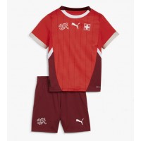 Echipament fotbal Elveţia Tricou Acasa European 2024 pentru copii maneca scurta (+ Pantaloni scurti)